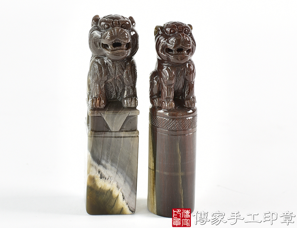 頂級木化石精雕老虎 ：開運印章、結婚對章 (1.8X1.8X7.5公分)