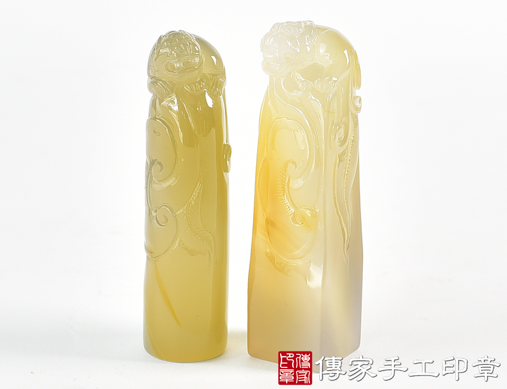 頂級淺色瑪瑙精雕貔貅 ：開運印章(1.8X1.8X高7.5公分)