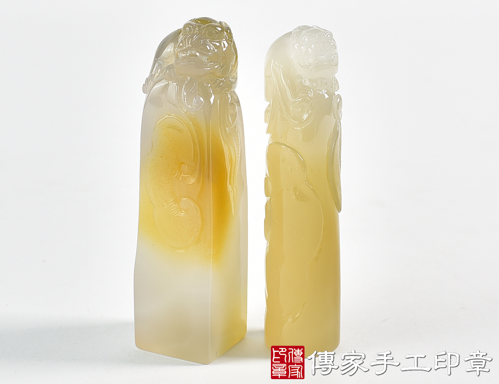 頂級淺色瑪瑙精雕貔貅 ：開運印章(1.8X1.8X高7.5公分)