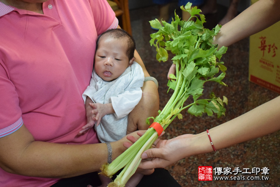 何寶寶(屏東林邊鄉)--製作胎毛筆、臍帶章、嬰兒三寶。「寶寶滿月剃頭理髮、到府嬰兒滿月理髮」祝福和活動紀錄。照片18