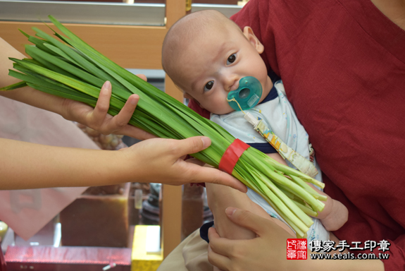 寶寶(高雄鳳山區)--製作胎毛筆、臍帶章、嬰兒三寶。「寶寶滿月剃頭理髮、到府嬰兒滿月理髮」祝福和活動紀錄。照片16