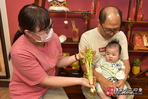 滿月剃頭、嬰兒剃頭、嬰兒理髮、寶寶剃頭、寶寶理髮、來店剃頭、來店嬰兒剃頭、來店滿月剃頭理髮。新北市滿月剃頭、新北市嬰兒剃頭、新北市嬰兒理髮、新北市寶寶剃頭、新北市寶寶理髮、新北市來店剃頭、新北市來店嬰兒剃頭、新北市來店滿月剃頭理髮。永和區滿月剃頭、永和區嬰兒剃頭、永和區嬰兒理髮、永和區寶寶剃頭、永和區寶寶理髮、永和區來店剃頭、永和區來店嬰兒剃頭、永和區來店滿月剃頭理髮。許寶寶(新北市永和區)--製作胎毛筆、臍帶章、嬰兒三寶。「寶寶滿月剃頭理髮、來店嬰兒滿月理髮」祝福和活動紀錄。照片11