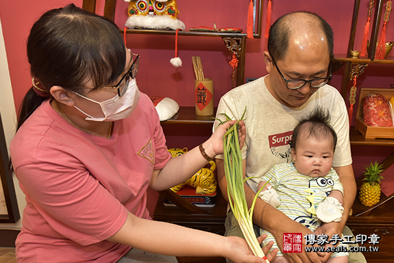 滿月剃頭、嬰兒剃頭、嬰兒理髮、寶寶剃頭、寶寶理髮、來店剃頭、來店嬰兒剃頭、來店滿月剃頭理髮。新北市滿月剃頭、新北市嬰兒剃頭、新北市嬰兒理髮、新北市寶寶剃頭、新北市寶寶理髮、新北市來店剃頭、新北市來店嬰兒剃頭、新北市來店滿月剃頭理髮。永和區滿月剃頭、永和區嬰兒剃頭、永和區嬰兒理髮、永和區寶寶剃頭、永和區寶寶理髮、永和區來店剃頭、永和區來店嬰兒剃頭、永和區來店滿月剃頭理髮。許寶寶(新北市永和區)--製作胎毛筆、臍帶章、嬰兒三寶。「寶寶滿月剃頭理髮、來店嬰兒滿月理髮」祝福和活動紀錄。照片12