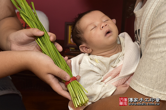 滿月剃頭、嬰兒剃頭、嬰兒理髮、寶寶剃頭、寶寶理髮、來店剃頭、來店嬰兒剃頭、來店滿月剃頭理髮。新北市滿月剃頭、新北市嬰兒剃頭、新北市嬰兒理髮、新北市寶寶剃頭、新北市寶寶理髮、新北市來店剃頭、新北市來店嬰兒剃頭、新北市來店滿月剃頭理髮。永和區滿月剃頭、永和區嬰兒剃頭、永和區嬰兒理髮、永和區寶寶剃頭、永和區寶寶理髮、永和區來店剃頭、永和區來店嬰兒剃頭、永和區來店滿月剃頭理髮。葉寶寶(新北市永和區)--製作胎毛筆、臍帶章、嬰兒三寶。「寶寶滿月剃頭理髮、來店嬰兒滿月理髮」祝福和活動紀錄。照片10