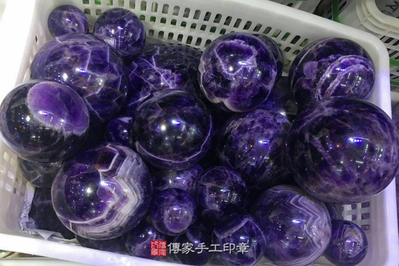 全手工噴砂印章：紫水晶開運印章實際成品、印章作品分享、紫水晶印章材質介紹。（銀行印鑑，一圓一方），傳家印章台中店。照片4