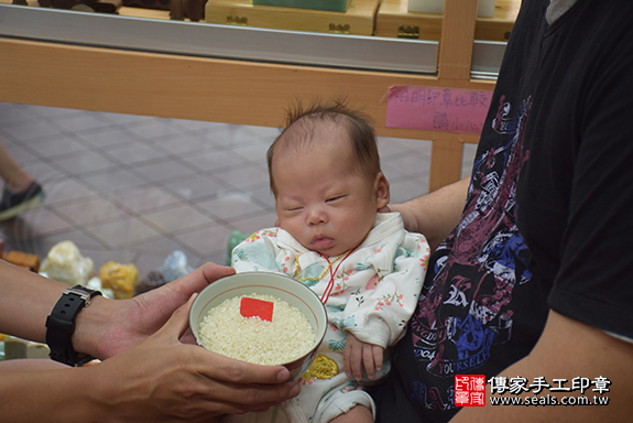 剃胎毛、滿月剃頭、嬰兒剃頭、嬰兒理髮、嬰兒剃髮、嬰兒剃胎毛、嬰兒滿月剃頭、寶寶剃頭、剃胎毛儀式、剃胎毛吉祥話、滿月剃頭儀式、滿月剃頭吉祥話、寶寶剃胎毛、寶寶滿月剃頭理髮、新北市永和區剃胎毛、新北市永和區滿月剃頭、新北市永和區嬰兒剃頭剃胎毛、新北市永和區嬰兒理髮、新北市嬰兒剃髮、林寶寶(新北市永和區到府嬰兒寶寶滿月剃頭理髮、免費到府嬰兒剃胎毛儀式吉祥話)。到府剃頭剃胎毛主持、專業拍照、DVD光碟、證書。★購買「臍帶章、肚臍章、胎毛筆刷印章」贈送：剃頭、收涎、抓周，三選一。2019.07.06照片6