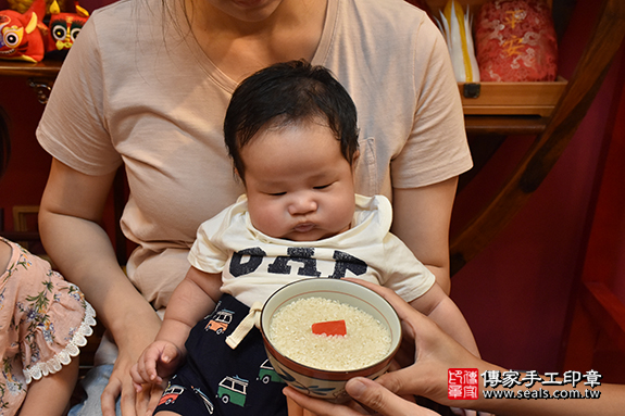 剃胎毛、滿月剃頭、嬰兒剃頭、嬰兒理髮、嬰兒剃髮、嬰兒剃胎毛、嬰兒滿月剃頭、寶寶剃頭、剃胎毛儀式、剃胎毛吉祥話、滿月剃頭儀式、滿月剃頭吉祥話、寶寶剃胎毛、寶寶滿月剃頭理髮、新北市永和區剃胎毛、新北市永和區滿月剃頭、新北市永和區嬰兒剃頭剃胎毛、新北市永和區嬰兒理髮、新北市嬰兒剃髮、葉寶寶新北市永和區到府嬰兒寶寶滿月剃頭理髮、免費到府嬰兒剃胎毛儀式吉祥話)。到府剃頭剃胎毛主持、專業拍照、DVD光碟、證書。★購買「臍帶章、肚臍章、胎毛筆刷印章」贈送：剃頭、收涎、抓周，三選一。2019.07.13照片7