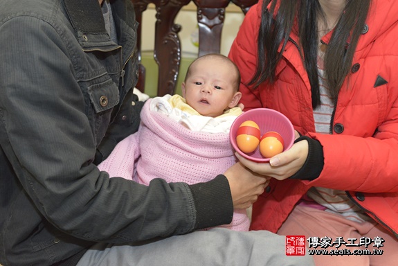 剃胎毛、滿月剃頭、嬰兒剃頭、嬰兒理髮、嬰兒剃髮、嬰兒剃胎毛、嬰兒滿月剃頭、寶寶剃頭、剃胎毛儀式、剃胎毛吉祥話、滿月剃頭儀式、滿月剃頭吉祥話、寶寶剃胎毛、寶寶滿月剃頭理髮、 新竹市蘆竹區剃胎毛、新竹市蘆竹區滿月剃頭、新竹市蘆竹區嬰兒剃頭剃胎毛、新竹市蘆竹區嬰兒理髮、新竹市嬰兒剃髮、 郭寶寶(新竹市蘆竹區到府嬰兒寶寶滿月剃頭理髮、免費到府嬰兒剃胎毛儀式吉祥話)。到府剃頭剃胎毛主持、專業拍照、DVD光碟、證書。★購買「臍帶章、肚臍章、胎毛筆刷印章」贈送：剃頭、收涎、抓周，三選一。2019.12.05照片5