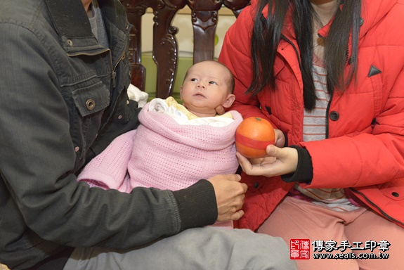 剃胎毛、滿月剃頭、嬰兒剃頭、嬰兒理髮、嬰兒剃髮、嬰兒剃胎毛、嬰兒滿月剃頭、寶寶剃頭、剃胎毛儀式、剃胎毛吉祥話、滿月剃頭儀式、滿月剃頭吉祥話、寶寶剃胎毛、寶寶滿月剃頭理髮、 新竹市蘆竹區剃胎毛、新竹市蘆竹區滿月剃頭、新竹市蘆竹區嬰兒剃頭剃胎毛、新竹市蘆竹區嬰兒理髮、新竹市嬰兒剃髮、 郭寶寶(新竹市蘆竹區到府嬰兒寶寶滿月剃頭理髮、免費到府嬰兒剃胎毛儀式吉祥話)。到府剃頭剃胎毛主持、專業拍照、DVD光碟、證書。★購買「臍帶章、肚臍章、胎毛筆刷印章」贈送：剃頭、收涎、抓周，三選一。2019.12.05照片18