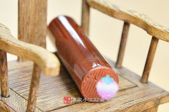 全手工噴砂印章：紅瑪瑙開運印章實際成品、印章作品分享、紅瑪瑙印章材質介紹。（臍帶印章、肚臍章、肚臍印章，一圓一方）傳家手工印章新竹店。2020.02.21圖片1