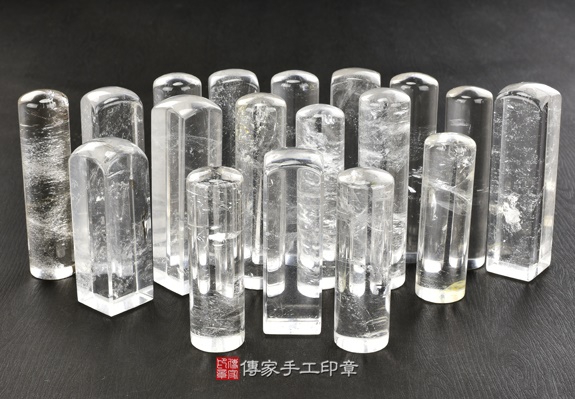 半手工噴砂印章：白水晶開運印章實際成品、印章作品分享、白水晶印章材質介紹。（銀行印鑑，一圓一方），傳家印章台中店。2020.02.28照片3