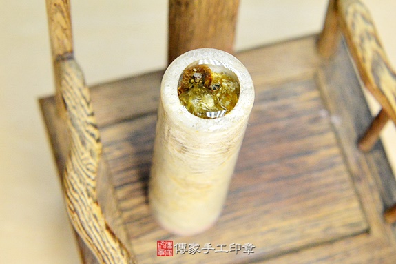 半手工噴砂印章：菊花石臍帶章實際成品、印章作品分享、菊花石印章材質介紹。（臍帶章、肚臍章、肚臍印章，一圓一方）傳家手工印章新竹店。2020.03.14圖片 3