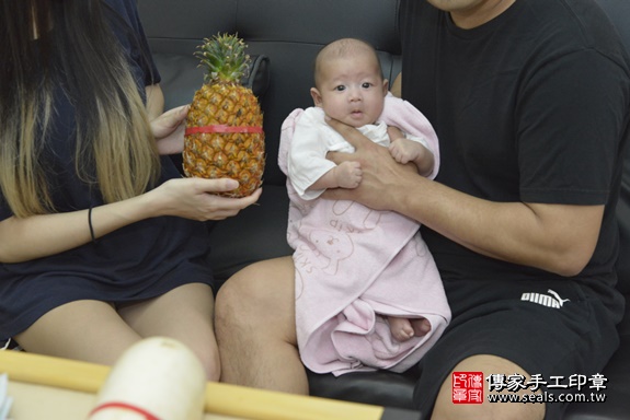 剃胎毛、滿月剃頭、嬰兒剃頭、嬰兒理髮、嬰兒剃髮、嬰兒剃胎毛、嬰兒滿月剃頭、寶寶剃頭、剃胎毛儀式、剃胎毛吉祥話、滿月剃頭儀式、滿月剃頭吉祥話、寶寶剃胎毛、寶寶滿月剃頭理髮、 新北市樹林區剃胎毛、新北市樹林區滿月剃頭、新北市樹林區嬰兒剃頭剃胎毛、新北市樹林區嬰兒理髮、新北市嬰兒剃髮、 張寶寶(新北市樹林區到府嬰兒寶寶滿月剃頭理髮、到府嬰兒剃胎毛儀式吉祥話)。到府剃頭剃胎毛主持、專業拍照、DVD光碟、證書。★購買「臍帶章、肚臍章、胎毛筆刷印章」贈送：剃頭、收涎、抓周，三選一。2020.02.27照片27