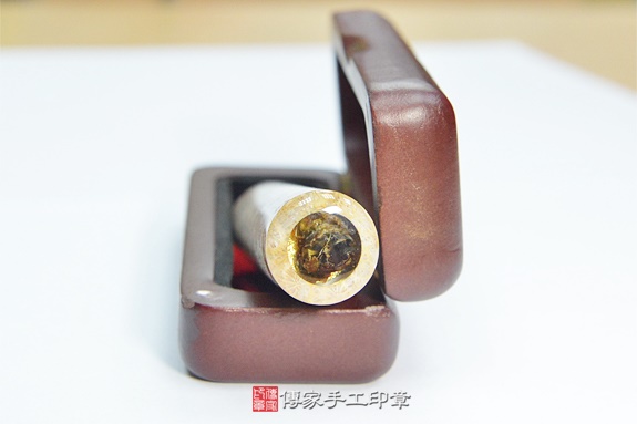 半手工噴砂印章：菊花石臍帶章實際成品、印章作品分享、菊花石印章材質介紹。（臍帶印章、肚臍章、肚臍印章，胎毛印章，一圓一方）傳家手工印章新竹店2020.04.13圖片7