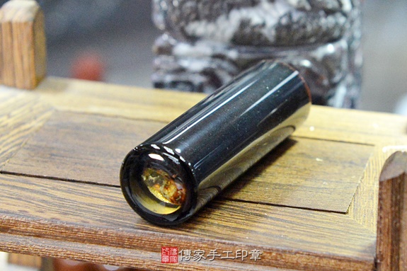 半手工噴砂印章：黑曜石臍帶章實際成品、印章作品分享、黑曜石印章材質介紹。（臍帶印章、肚臍章、肚臍印章，胎毛印章，一圓一方）傳家手工印章新竹店2020.04.16圖片1