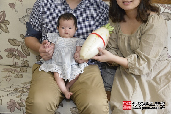 剃胎毛、滿月剃頭、嬰兒剃頭、嬰兒理髮、嬰兒剃髮、嬰兒剃胎毛、嬰兒滿月剃頭、寶寶剃頭、剃胎毛儀式、剃胎毛吉祥話、滿月剃頭儀式、滿月剃頭吉祥話、寶寶剃胎毛、寶寶滿月剃頭理髮、 台北市文山區剃胎毛、台北市文山區滿月剃頭、台北市文山區嬰兒剃頭剃胎毛、台北市文山區嬰兒理髮、新北市嬰兒剃髮、 劉寶寶(台北市文山區到府嬰兒寶寶滿月剃頭理髮、到府嬰兒剃胎毛儀式吉祥話)。到府剃頭剃胎毛主持、專業拍照、DVD光碟、證書。★購買「臍帶章、肚臍章、胎毛筆刷印章」贈送：剃頭、收涎、抓周，三選一。2020.03.21照片28