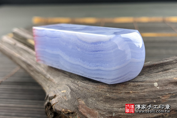 半手工噴砂印章：藍紋玉開運印章實際成品、印章作品分享、藍紋玉印章材質介紹。（銀行印鑑，一圓一方），傳家印章高雄店。2020.04.27，照片9