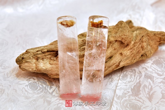 半手工噴砂印章：白水晶臍帶章實際成品、印章作品分享、白水晶印章材質介紹。（臍帶印章、肚臍章、肚臍印章，胎毛印章，一圓一方）傳家手工印章新竹店2020.05.03圖片6