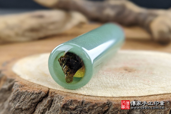 全手工噴砂印章：東菱玉臍帶章實際成品、印章作品分享、東菱玉印章材質介紹。（臍帶印章、肚臍章、肚臍印章，一圓一方）傳家手工印章高雄店。2020.05.10，照片6