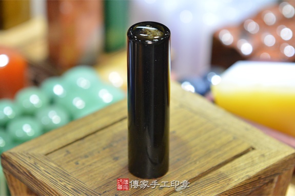 半手工噴砂印章：黑曜石臍帶章實際成品、印章作品分享、黑曜石印章材質介紹。（臍帶印章、肚臍章、肚臍印章，胎毛印章，一圓一方）傳家手工印章新竹店2020.05.22