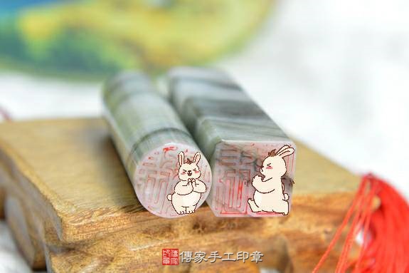 全手工噴砂印章：綠髮彩玉臍帶章實際成品、印章作品分享、綠髮彩玉印章材質介紹。（臍帶印章、肚臍章、肚臍印章，胎毛印章，一圓一方）傳家手工印章新竹店2020.06.10