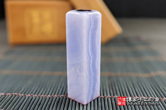 半手工噴砂印章：藍紋玉臍髮章實際成品、印章作品分享、藍紋玉印章材質介紹。（臍帶印章、肚臍章、肚臍印章，一圓一方）傳家手工印章高雄店。2020.06.14照片6