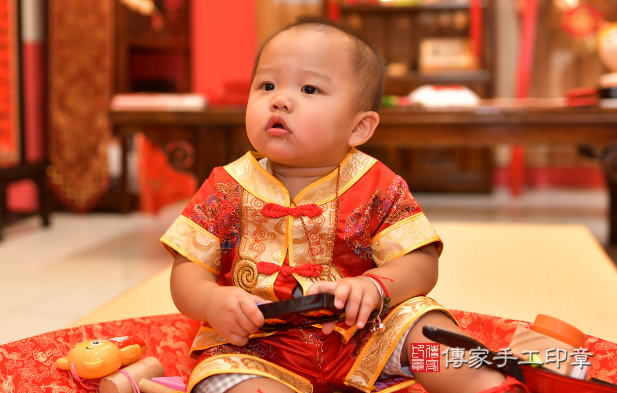 高雄市鳳山區陳寶寶古禮抓周祝福活動。照片1