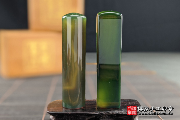 全手工噴砂印章：綠瑪瑙開運印章實際成品、印章作品分享、綠瑪瑙印章材質介紹。（銀行印鑑，一圓一方），傳家印章高雄店。2020.07.20，照片4