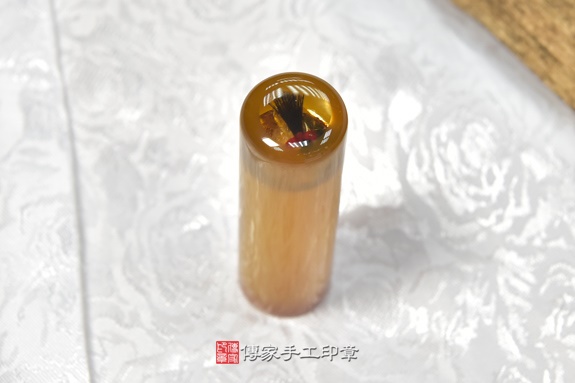 半手工噴砂印章：黃瑪瑙臍帶章實際成品、印章作品分享、黃瑪瑙印章材質介紹。（臍帶印章、肚臍章、肚臍印章，胎毛印章，一圓一方）傳家手工印章新竹店2020.07.29