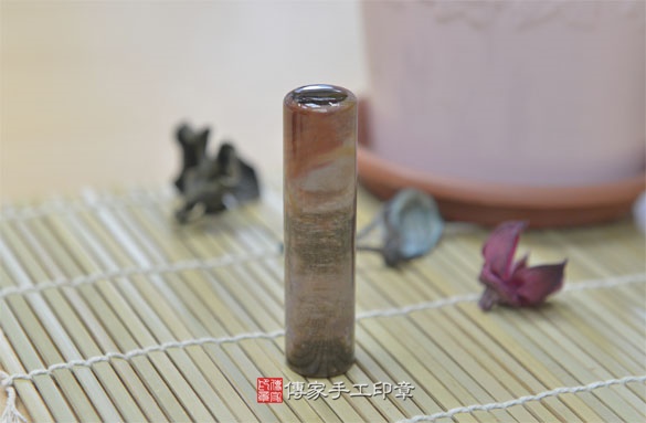 全手工噴砂印章：木化石臍帶章實際成品、印章作品分享、木化石印章材質介紹。（臍帶印章、肚臍章、肚臍印章，胎毛印章，一圓一方）傳家手工印章新竹店2020.08.05