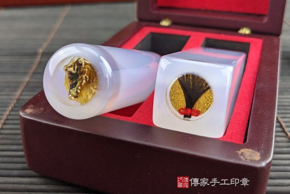 半手工噴砂印章：紫瑪瑙臍髮雙章實際成品、印章作品分享、紫瑪瑙印章材質介紹。（臍帶印章、肚臍章、肚臍印章，一圓一方）傳家手工印章高雄店。2020.08.03照片7