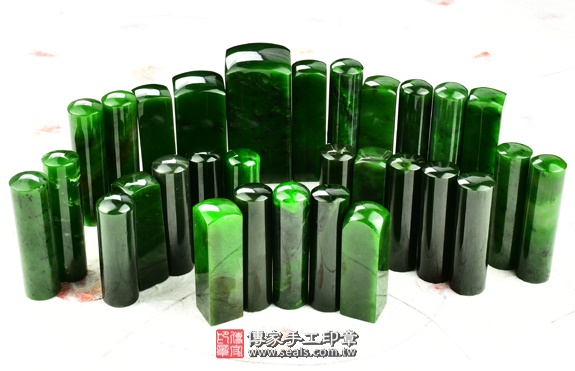 全手工噴砂印章：碧玉臍帶章實際成品、印章作品分享、碧玉印章材質介紹。（臍帶印章、肚臍章、肚臍印章，一圓一方）傳家手工印章高雄店。2020.08.15，照片3