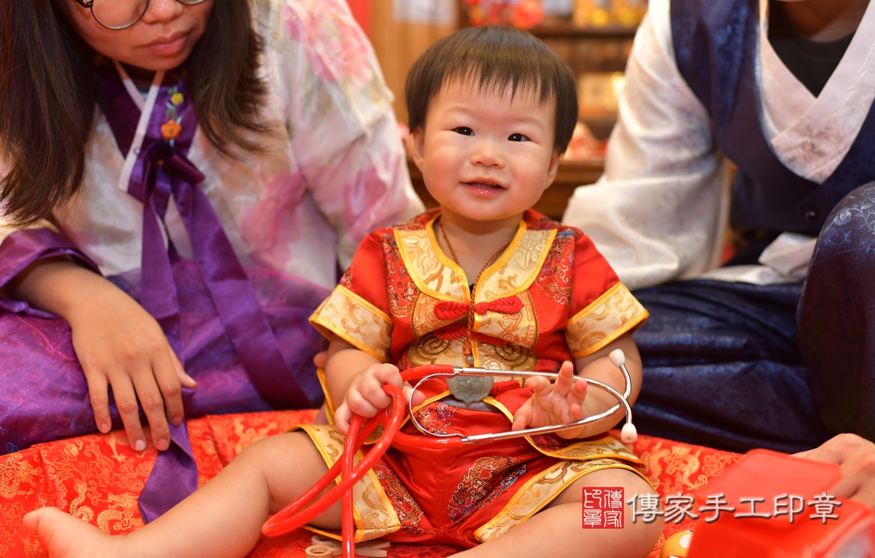 鳳山區黃寶寶古禮抓周：周歲抓周活動和儀式，一切圓滿。照片3