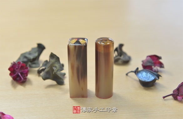 電腦刻印印章：赤牛角臍帶章實際成品、印章作品分享、赤牛角印章材質介紹。（臍帶印章、肚臍章、肚臍印章，胎毛印章，一圓一方）傳家手工印章新竹店2020.08.22