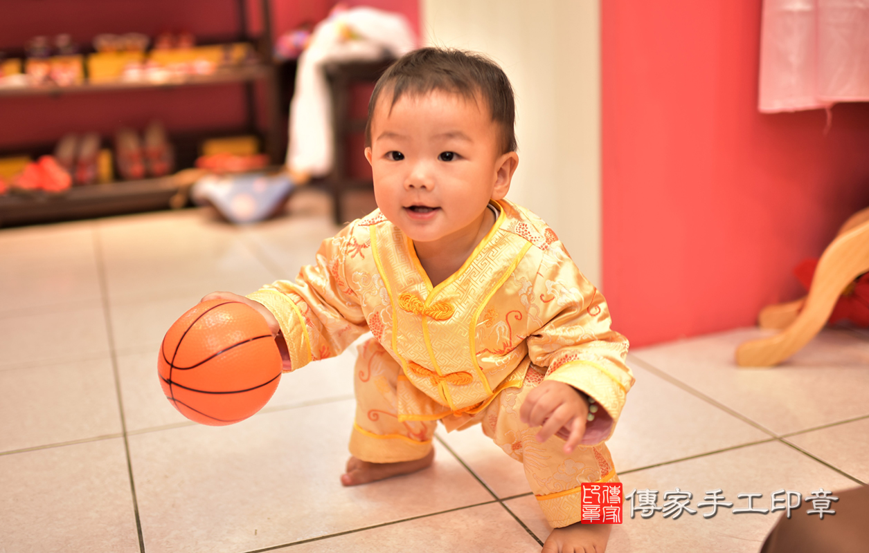 台中市北區楊寶寶古禮抓周祝福活動。照片1