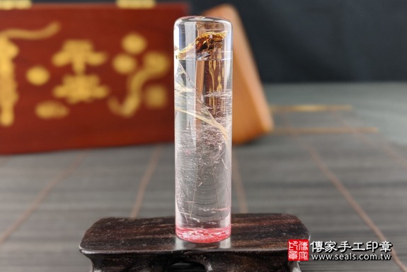 全手工噴砂印章：白水晶臍帶章實際成品、印章作品分享、白水晶印章材質介紹。（臍帶印章、肚臍章、肚臍印章，一圓一方）傳家手工印章高雄店。2020.08.26，照片5