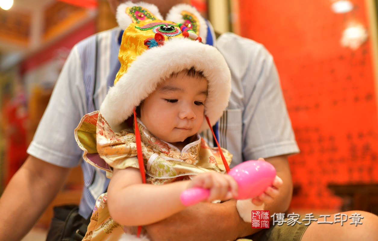 鳳山區陳寶寶古禮抓周：周歲抓周活動和儀式，一切圓滿。照片1