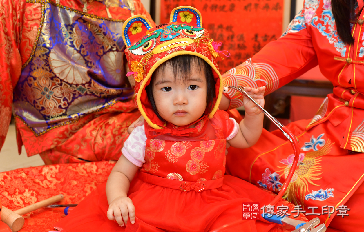 高雄市鳳山區鄭寶寶古禮抓周祝福活動。照片1