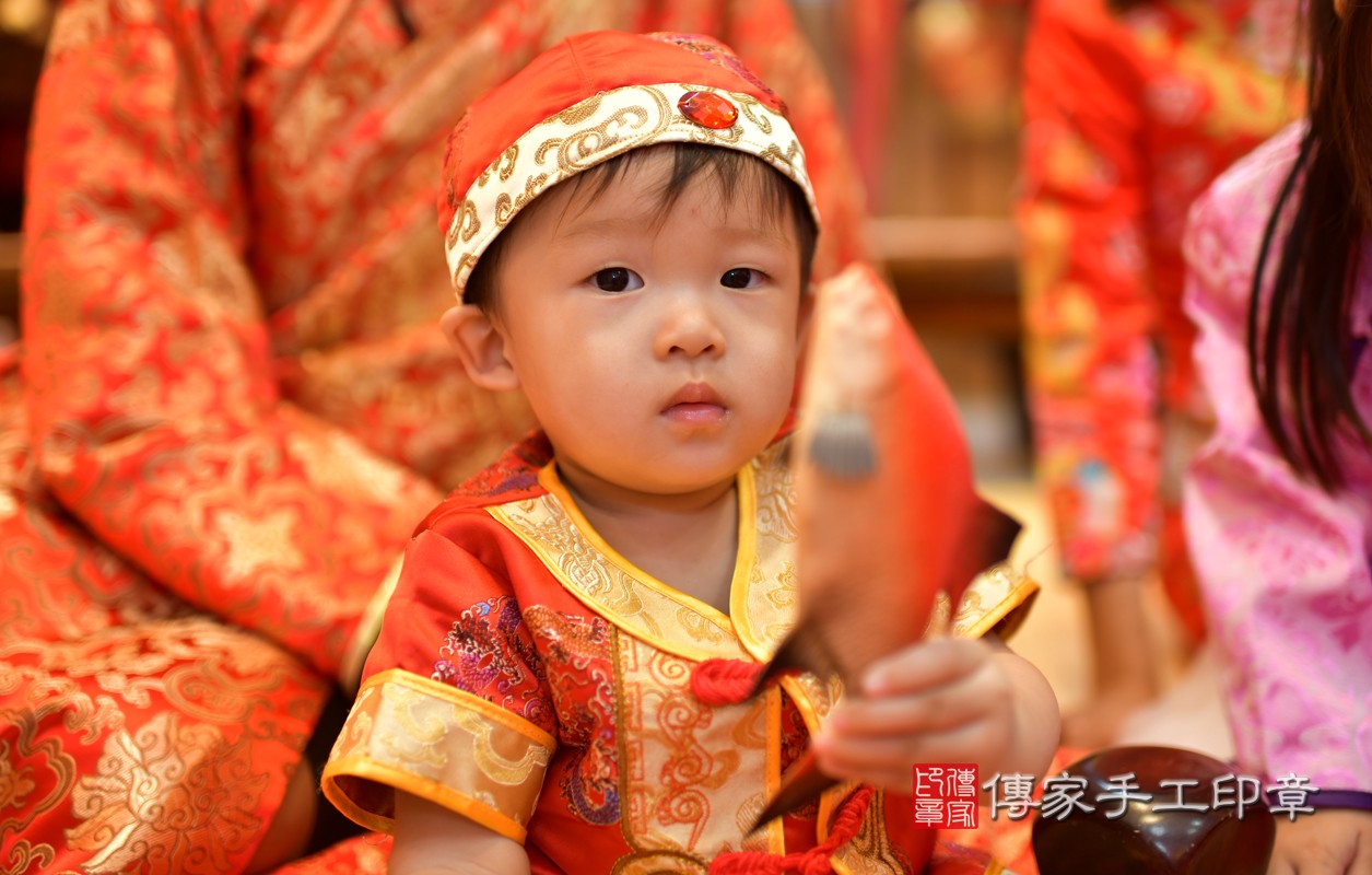 鳳山區蔡寶寶古禮抓周：周歲抓周活動和儀式，一切圓滿。照片1