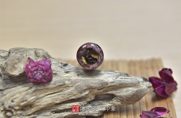 半手工噴砂印章：梅花石臍帶章實際成品、印章作品分享、梅花石印章材質介紹。（臍帶印章、肚臍章、肚臍印章，胎毛印章，一圓一方）傳家手工印章新竹店2020.11.14