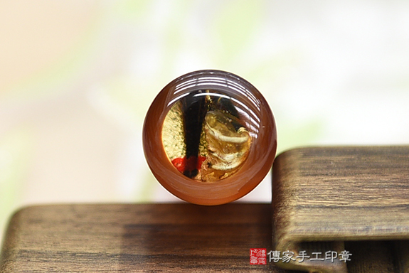 半手工噴砂印章：染紅瑪瑙臍帶章實際成品、印章作品分享、染紅瑪瑙印章材質介紹。（臍帶印章、肚臍章、肚臍印章，胎毛印章，一圓一方）傳家手工印章桃園店。2020.11.21