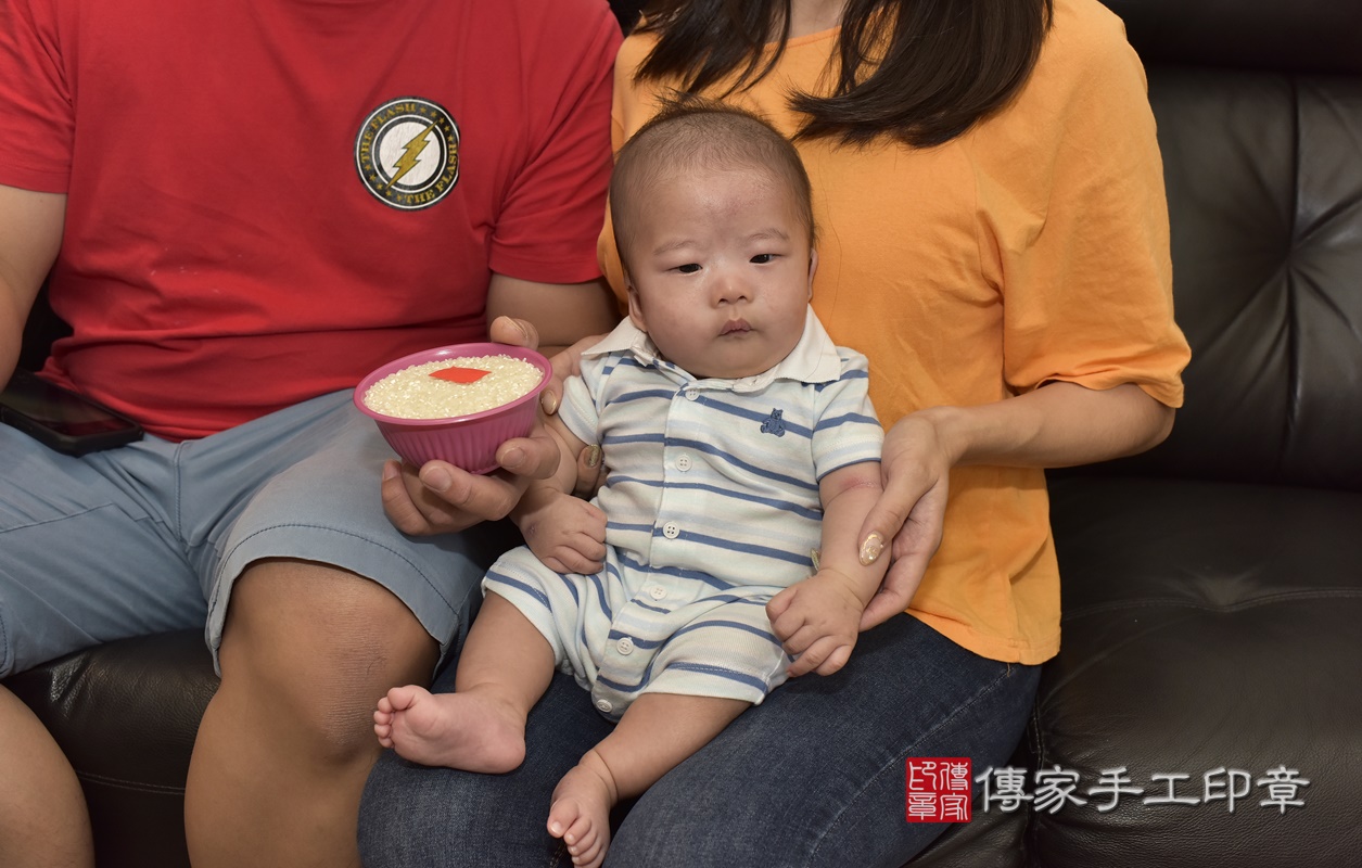 剃胎毛、滿月剃頭、嬰兒剃頭、嬰兒理髮、嬰兒剃髮、嬰兒剃胎毛、嬰兒滿月剃頭、寶寶剃頭、剃胎毛儀式、剃胎毛吉祥話、滿月剃頭儀式、滿月剃頭吉祥話、寶寶剃胎毛、寶寶滿月剃頭理髮、 新北市淡水區剃胎毛、新北市淡水區滿月剃頭、新北市淡水區嬰兒剃頭剃胎毛、新北市淡水區嬰兒理髮、新北市嬰兒剃髮、 郭寶寶(新北市淡水區到府嬰兒寶寶滿月剃頭理髮、到府嬰兒剃胎毛儀式吉祥話)。到府剃頭剃胎毛主持、專業拍照、DVD光碟、證書。★購買「臍帶章、肚臍章、胎毛筆刷印章」贈送：剃頭、收涎、抓周，三選一。2020.10.24照片13