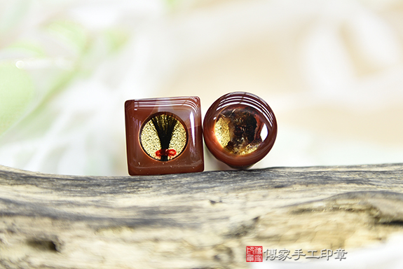 全手工噴砂印章：紅瑪瑙臍帶章實際成品、印章作品分享、紅瑪瑙印章材質介紹。（臍帶印章、肚臍章、肚臍印章，胎毛印章，一圓一方）傳家手工印章桃園店。2020.12.15