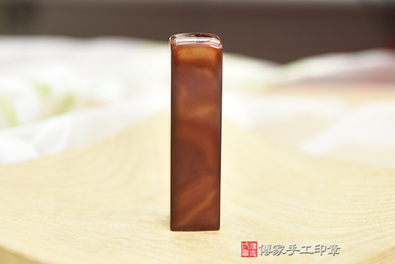 半手工噴砂印章：紅瑪瑙臍帶章實際成品、印章作品分享、紅瑪瑙印章材質介紹。（臍帶印章、肚臍章、肚臍印章，胎毛印章，一圓一方）傳家手工印章桃園店。2020.12.17