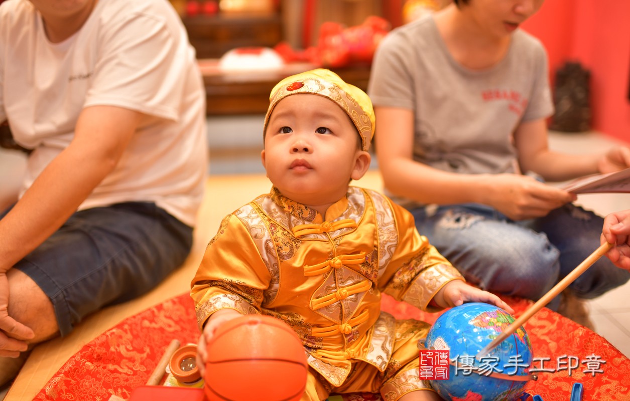 鳳山區李寶寶古禮抓周：周歲抓周活動和儀式，一切圓滿。照片7