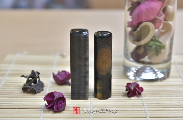 全手工噴砂印章：黃藍虎眼石臍帶章實際成品、印章作品分享、黃藍虎眼石印章材質介紹。（臍帶印章、肚臍章、肚臍印章，胎毛印章，一圓一方）傳家手工印章新竹店2021.1.2