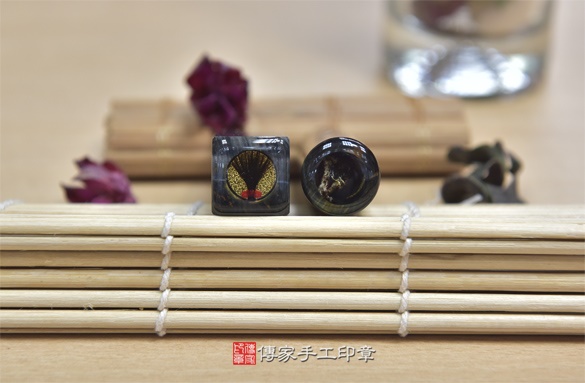 全手工噴砂印章：黃藍虎眼石臍帶章實際成品、印章作品分享、黃藍虎眼石印章材質介紹。（臍帶印章、肚臍章、肚臍印章，胎毛印章，一圓一方）傳家手工印章新竹店2021.1.2