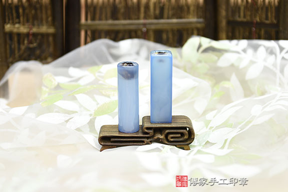 全手工噴砂印章：藍瑪瑙臍髮雙章實際成品、印章作品分享、藍瑪瑙印章材質介紹。（臍帶印章、肚臍章、肚臍印章，胎毛印章，一圓一方）傳家手工印章桃園店。2021.02.03