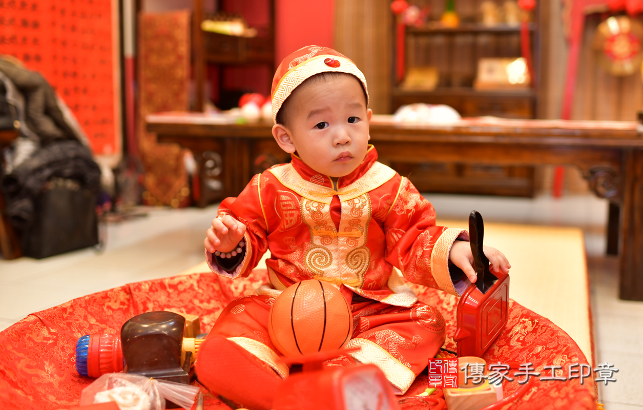 高雄市鳳山區江寶寶古禮抓周祝福活動。照片1