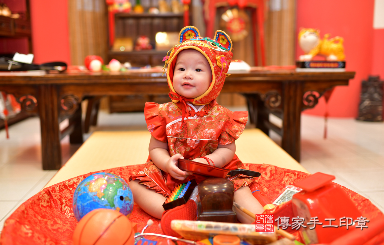 高雄市鳳山區蕭寶寶古禮抓周祝福活動。照片 1